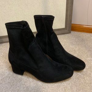 Alizer Natur Suede Black Ankle Heeled Boots